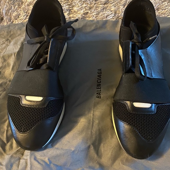Like New Balenciaga Runner Sneaker - Picture 3 of 14